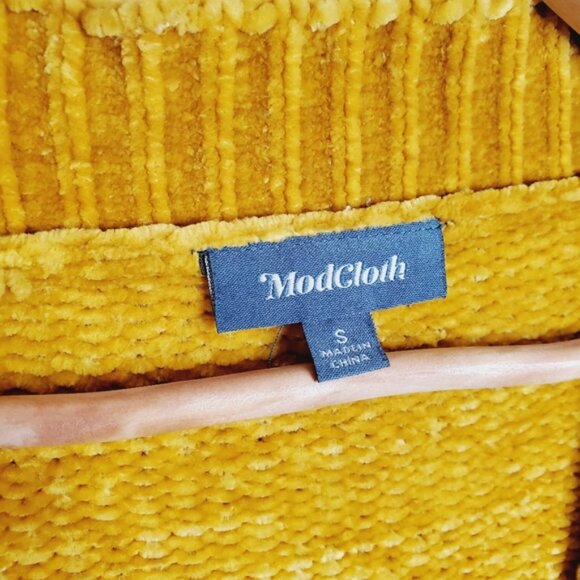 Modcloth Mustard Velvet Chenille Oversized Chunky Soft Librarian Boho Cardigan S - Picture 3 of 9